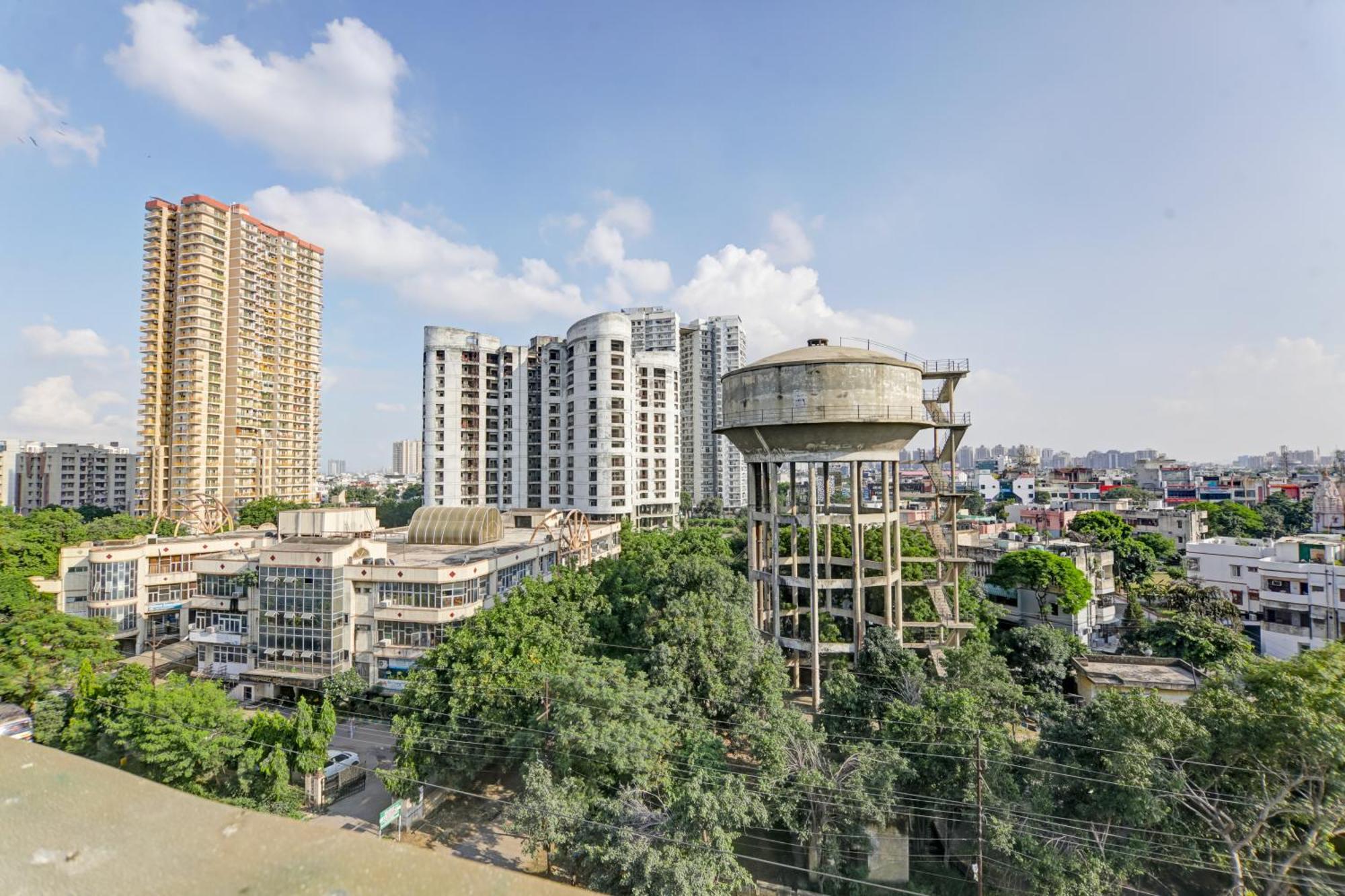Status By Hotel The Emporio Ghaziabad Eksteriør bilde
