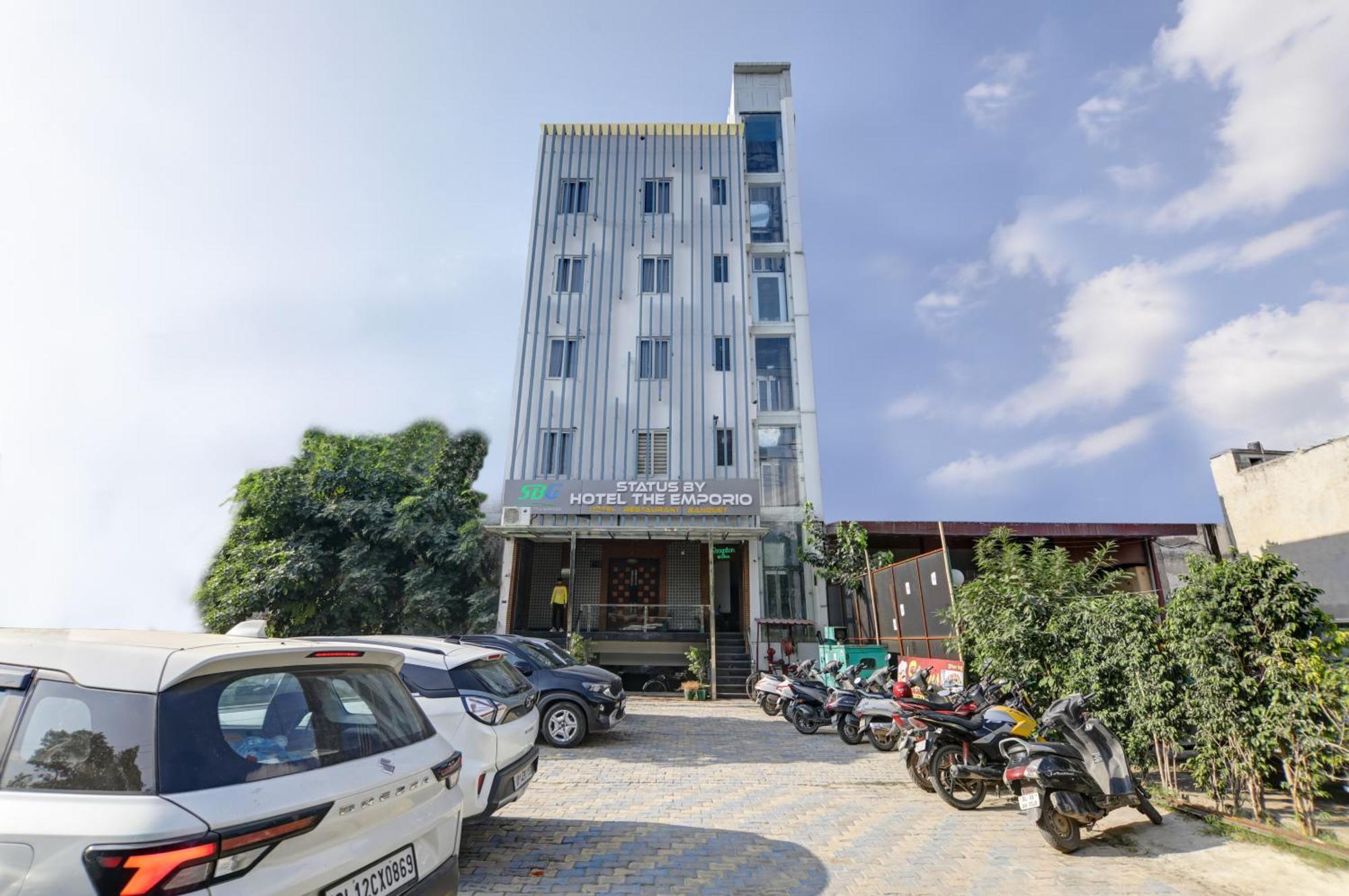 Status By Hotel The Emporio Ghaziabad Eksteriør bilde