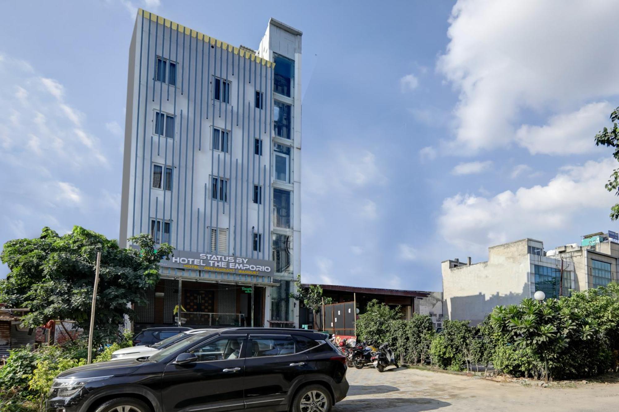 Status By Hotel The Emporio Ghaziabad Eksteriør bilde