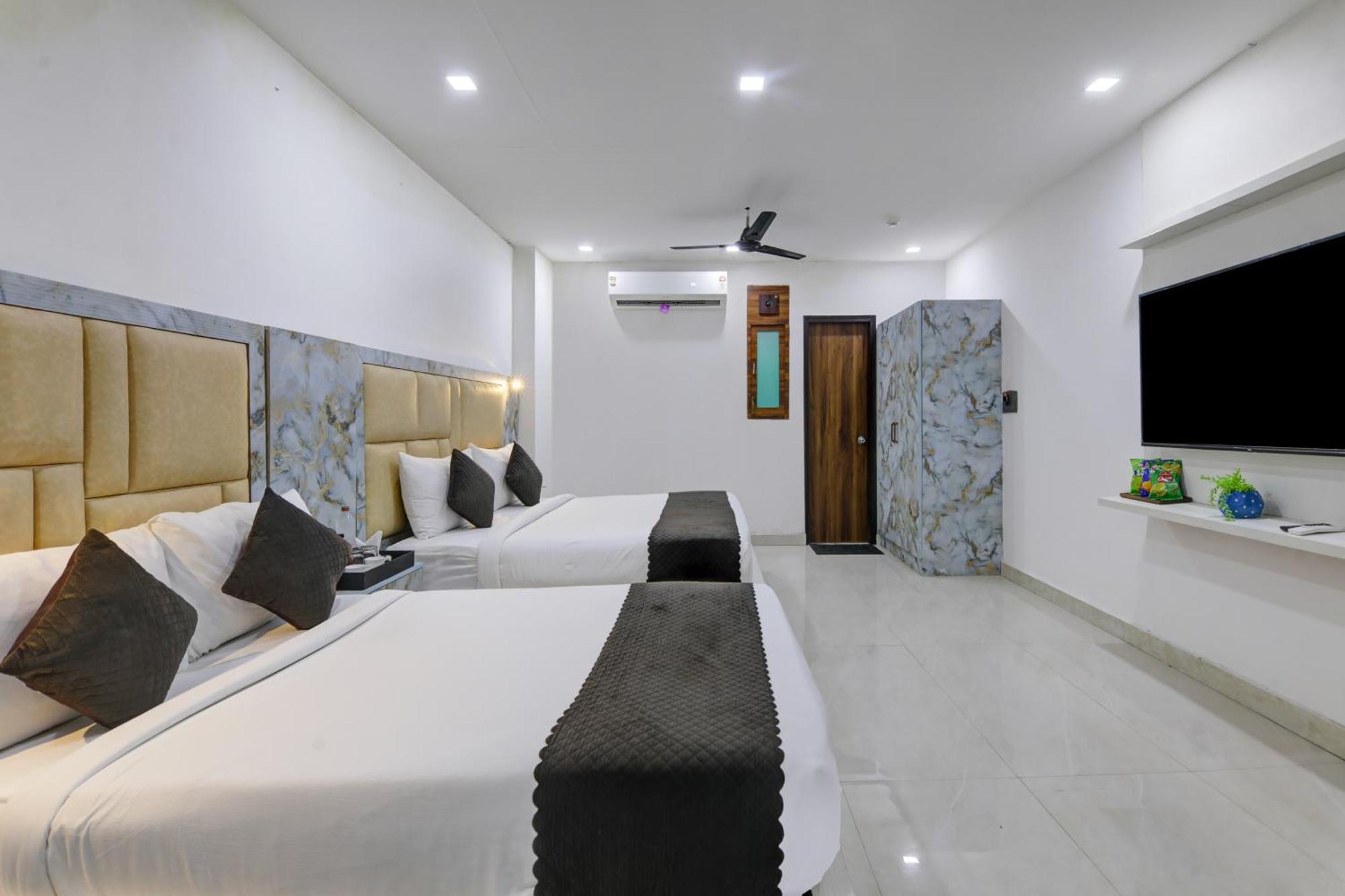 Status By Hotel The Emporio Ghaziabad Eksteriør bilde