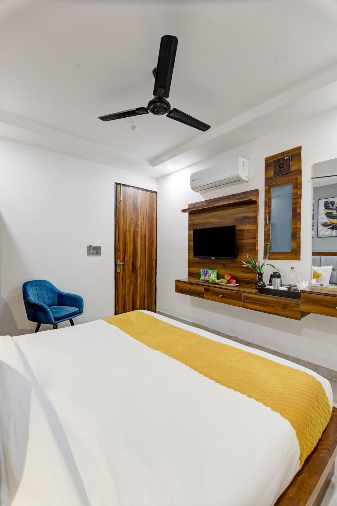 Status By Hotel The Emporio Ghaziabad Eksteriør bilde