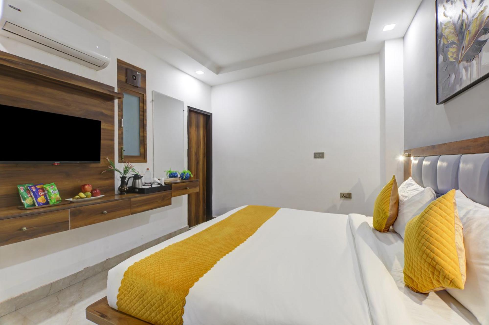 Status By Hotel The Emporio Ghaziabad Eksteriør bilde