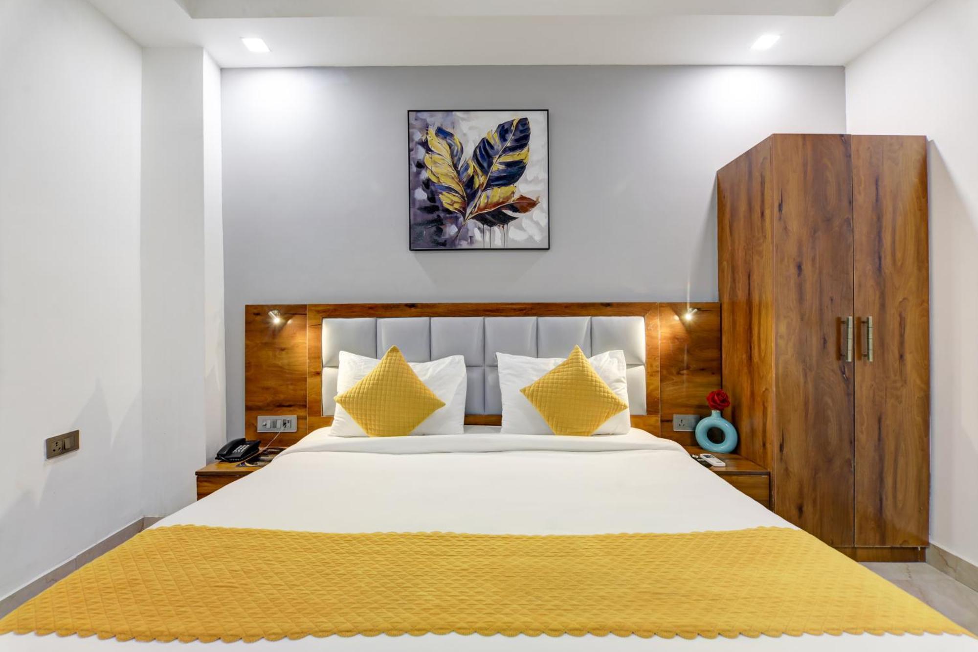 Status By Hotel The Emporio Ghaziabad Eksteriør bilde