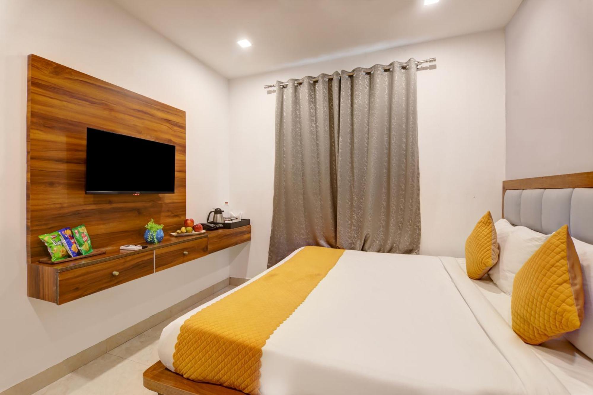 Status By Hotel The Emporio Ghaziabad Eksteriør bilde