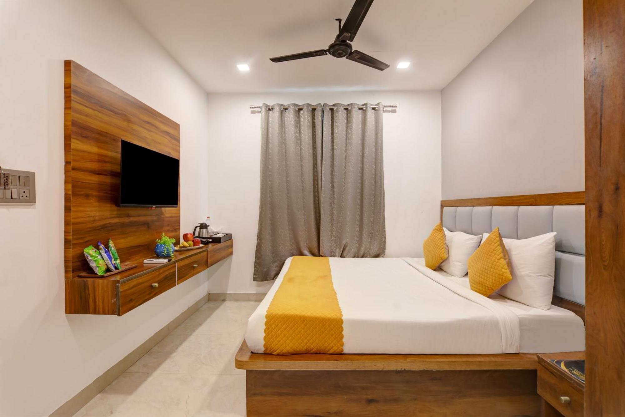 Status By Hotel The Emporio Ghaziabad Eksteriør bilde