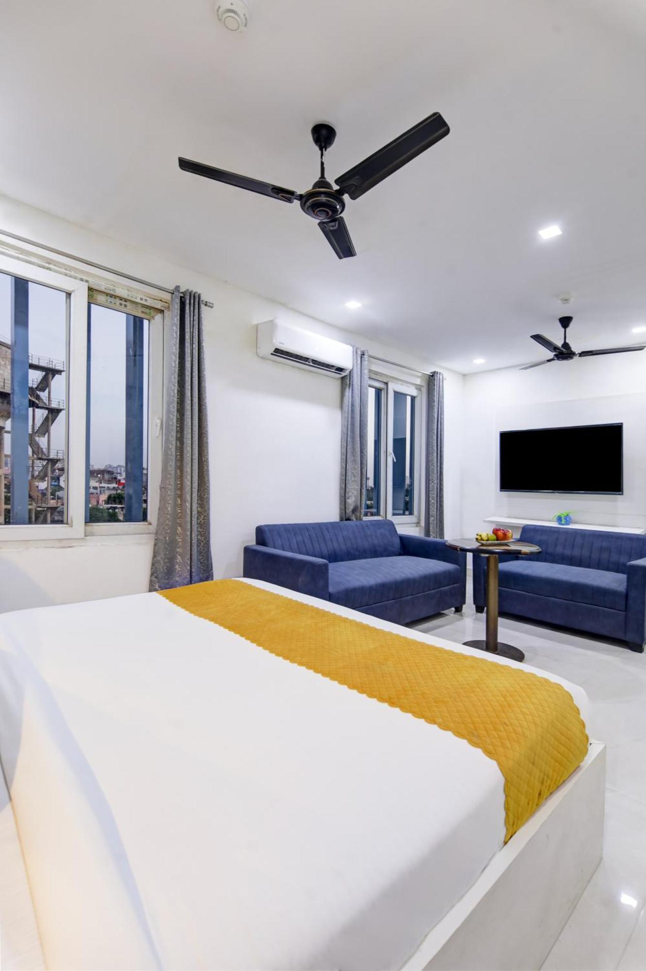 Status By Hotel The Emporio Ghaziabad Eksteriør bilde